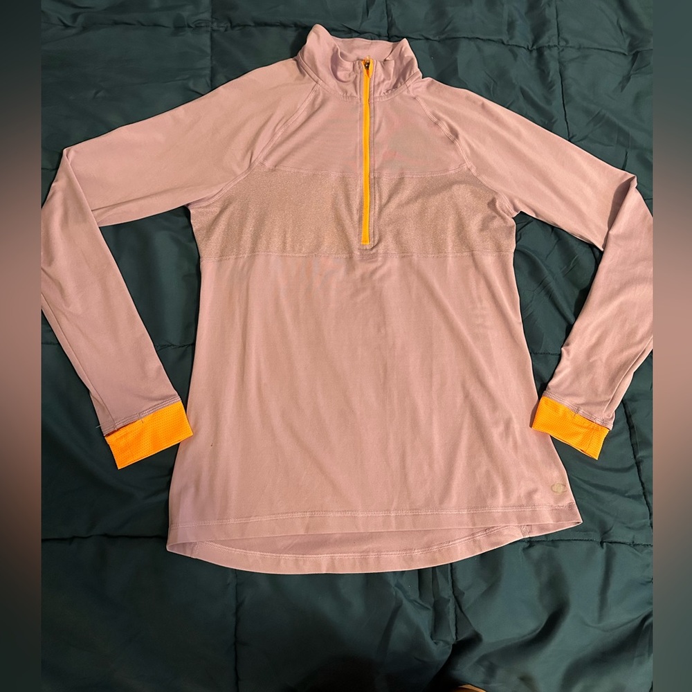 Comfortable sports top for women